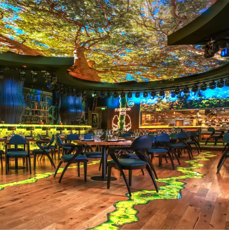 Puerto 99 Restaurant Ambiance